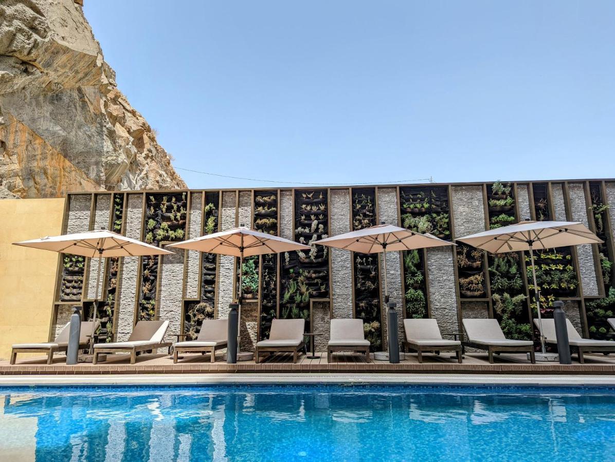 אפרטהוטל Citadines אבהא מראה חיצוני תמונה The pool at the hotel