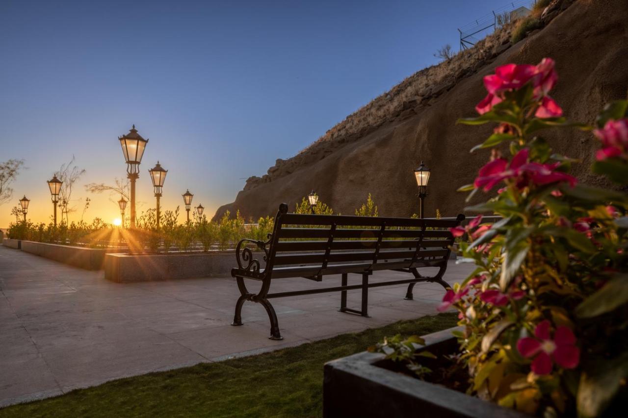 אפרטהוטל Citadines אבהא מראה חיצוני תמונה Sunset at the Fort