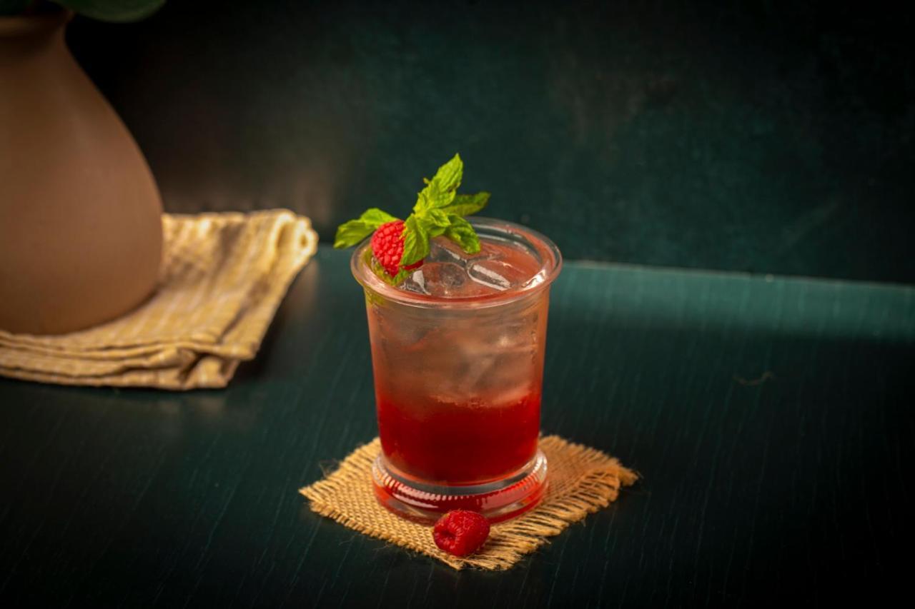 אפרטהוטל Citadines אבהא מראה חיצוני תמונה A strawberry basil smash